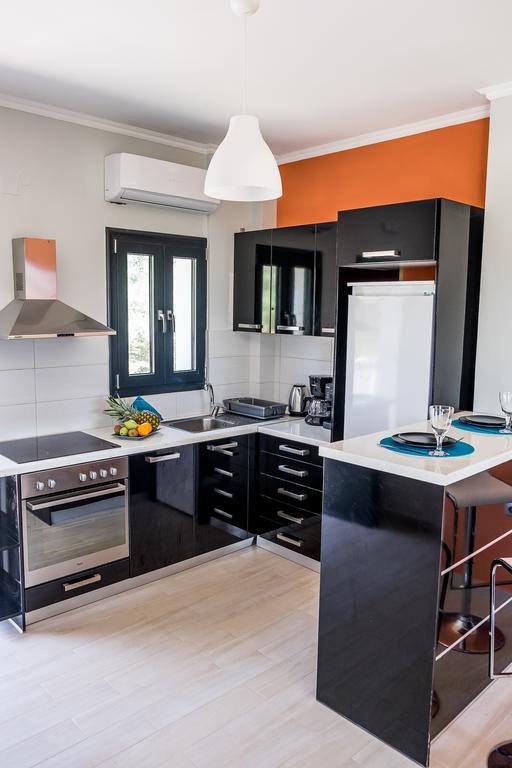 Golden Sun Villas Нидри Екстериор снимка